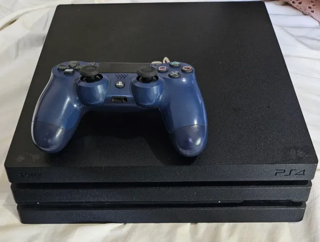 PS4 PRO 1TB + 1 controle original 