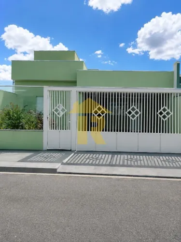 Casa à venda em Nova Aliança-SP, bairro São Francisco: 2 quartos, 1 sala, 2 banheiros, 3 v