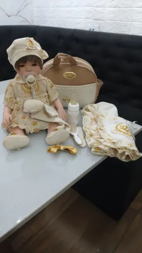 Bebê Reborn com Kit Completo