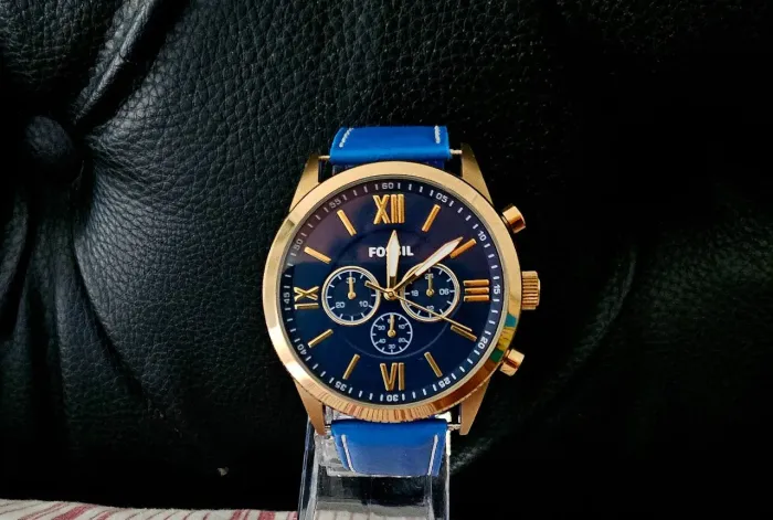 Relógio fóssil 100 por cento original valor R$850