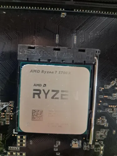 Kit Ryzen 7 5700X + 16GB RAM DDR4 (2x8) + Placa Mãe ASRock A320M-HD (Bios Atualizada)
