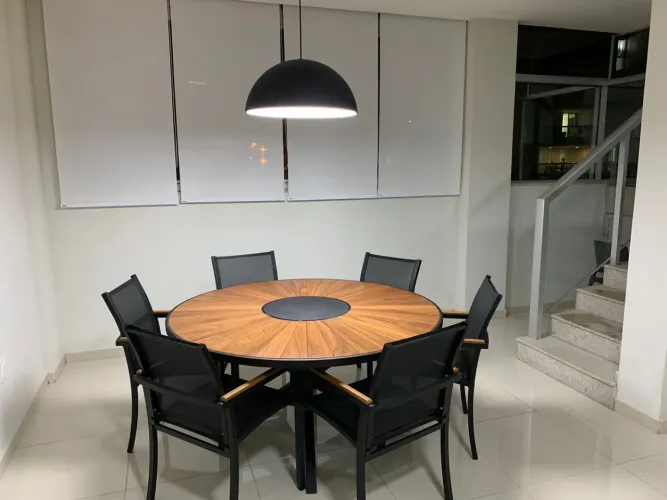 Vendo mesa 6 Cadeiras