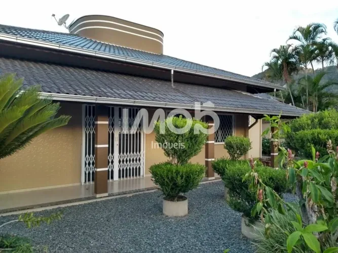 CHÁCARA COM 2.943 m² DE ÁREA TOTAL, GARIBALDI