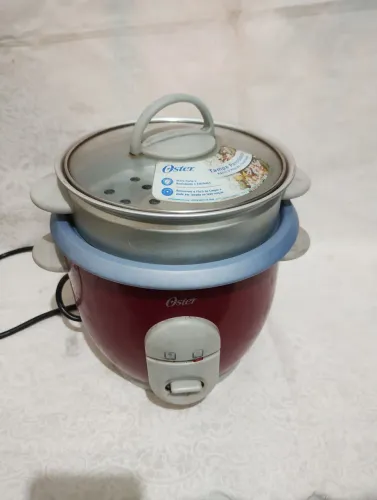 Panela de arroz Oster e cozinhar a vapor
