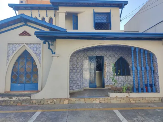 Casa comercial com 6 dormitórios (2 suítes) para aluguel  Centro, Marília/SP