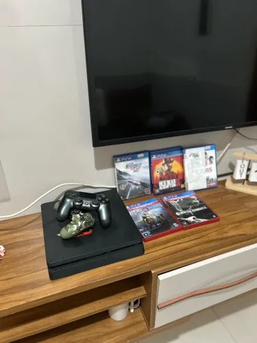 Vendo PlayStation 4 Slim 500gb