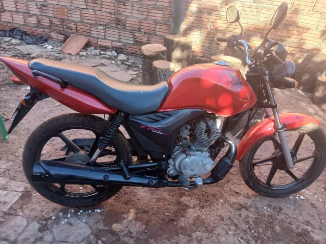 Moto em dias, so no ponto de transferência, vistoria feita ah pouco tempo.