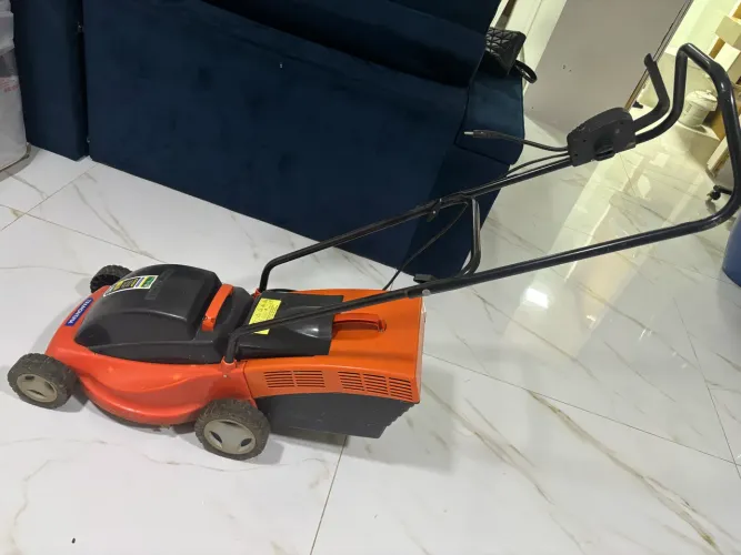 Roçadeira de carrinho Tramontina