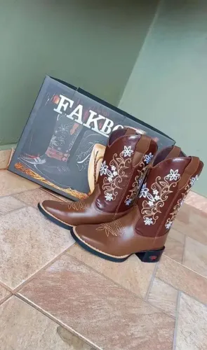 Bota texana couro