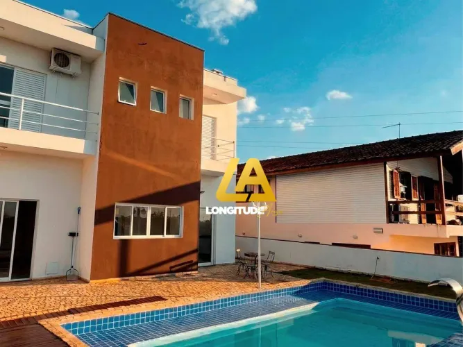 Casa para Locação no Arujá Hills III com 3 Dormitórios  R$ 9.000 Mensal