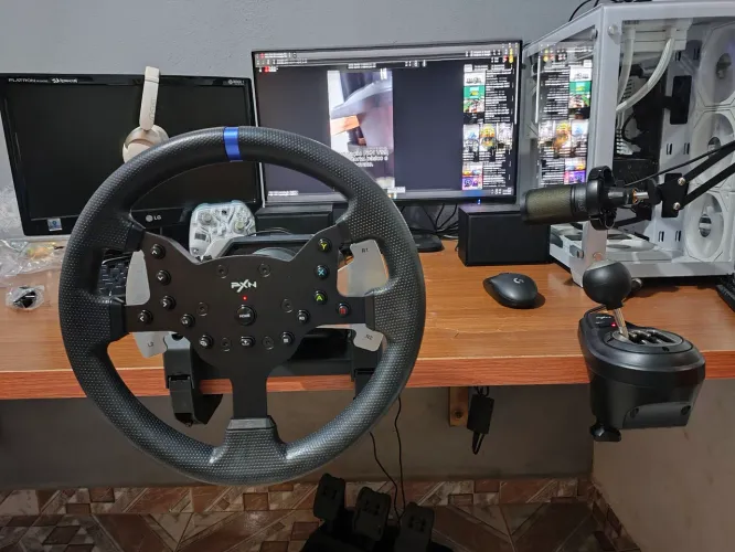 Volante gamer pxn v99 semi-novo