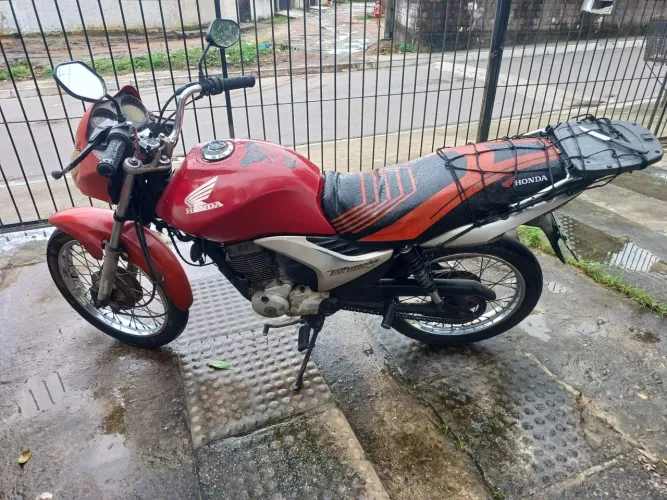 Vendo essa moto Honda 150cc 