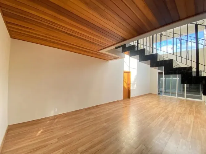 ROYAL TENNIS - Casa com 6 dormitórios (4 suítes) para alugar, 360 m² por R$ 13.000/mês - L