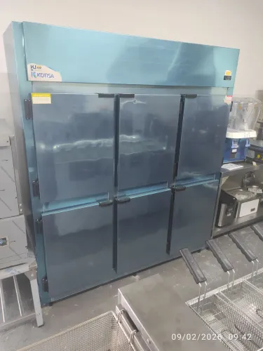 Bh Geladeira industrial inox 6P Kofisa