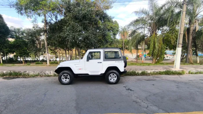 Troller T-4 4X4 3.0 TB Int. Cap. Rígida Diesel 2010