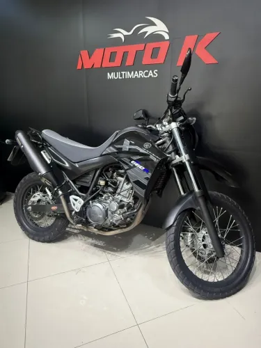 Moto totalmente original com apenas 9mil km