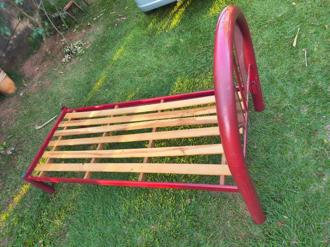 Cama tubular solteiro