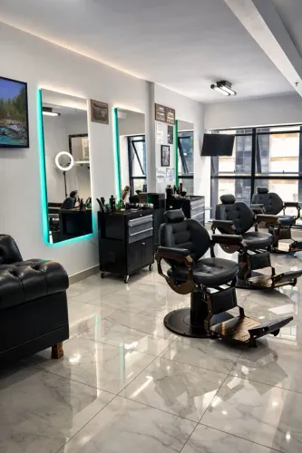 Vendo barbearia completa/ 3 cadeiras Van de Velde/3 espelhos/2 poltronas/1 lavaria