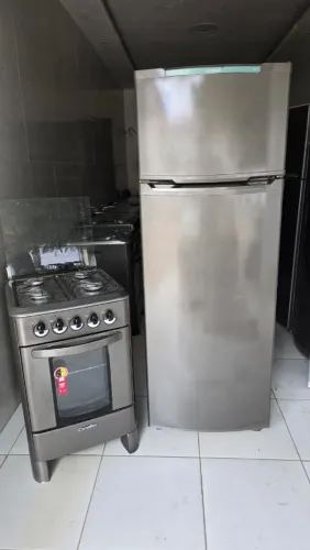 Geladeira frosfree + Fogão 4 bocas