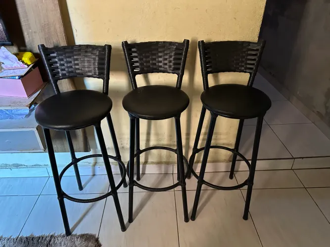 Banqueta alta juncada para cozinha