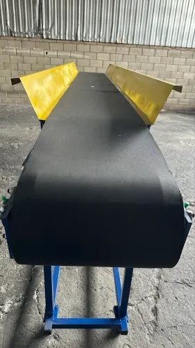 Esteira transportadora magnética