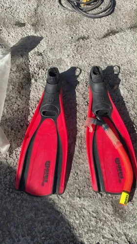 kit nadadeira e snorkel tamanho 42/43