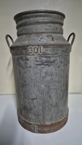 Tarro de leite antigo 