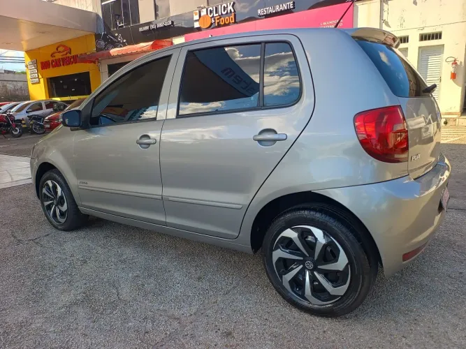 Volkswagen Fox 1.0 MI Total Flex 8V 5P 2013