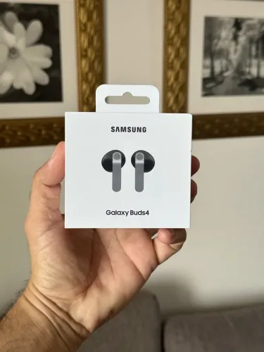 Galaxy Buds4 Lacrado