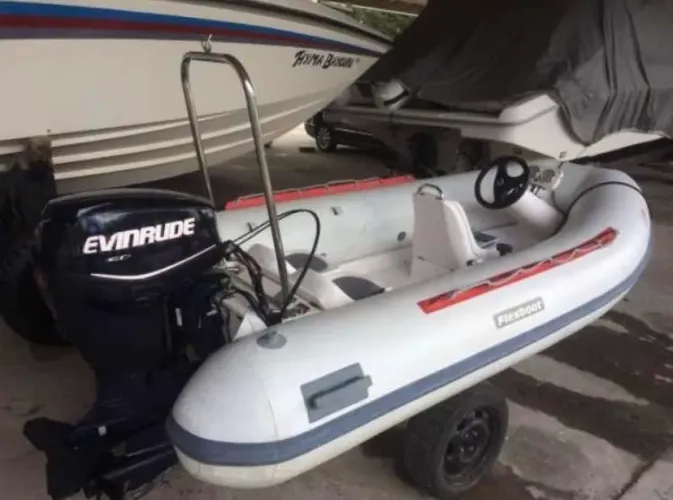 Bote FlexBoat SR 12 SLX com Motor de Popa 60HP