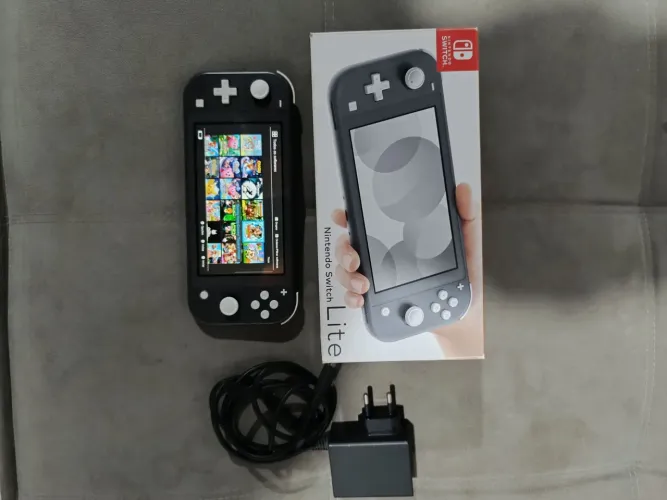 Nintendo switch lite desbloqueado + Micro SD512 gigas