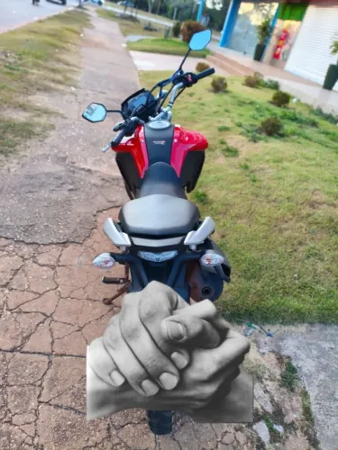 Vende se essa moto LANDER 250 CC