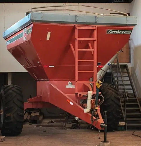 Bazuca/graneleira (adubo/semente) AGRIMEC Grambox 16.000 L