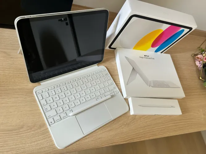 iPad Air A2696 + Magic Keyboard + Apple Pencil