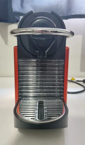 Cafeteira Nespresso C61 Vermelha/Laranja 127V Cápsulas