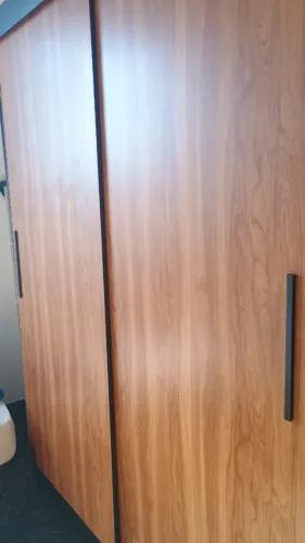 Guarda-Roupa Albatroz Spin Flex com 2 Gavetas e 2 Portas - Preto Fosco Liso/Carvalho Grife