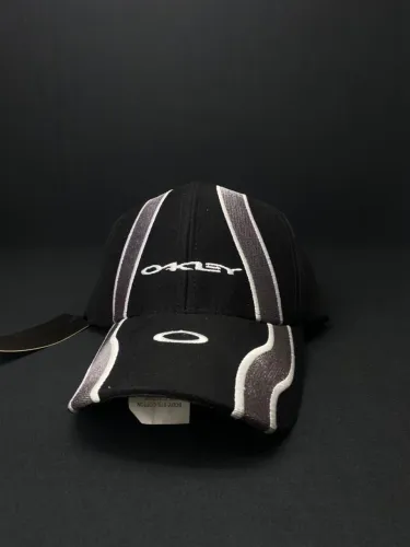 Boné Oakley Preto Limitado