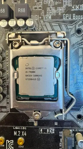 intel core i5- 7600k SR32V