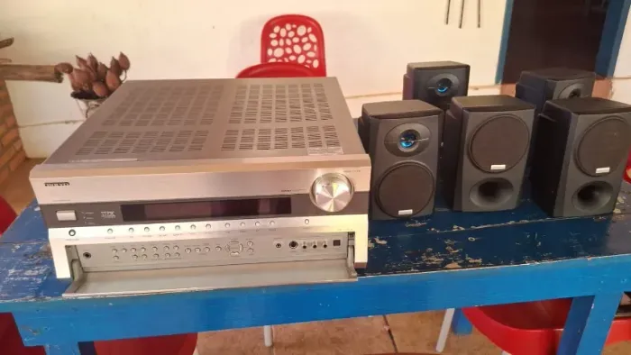 Amplificador super potente e 5 caixas de som