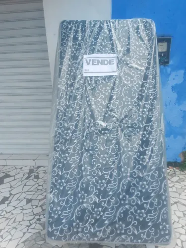 Vende se camas boxs novas solteirão
