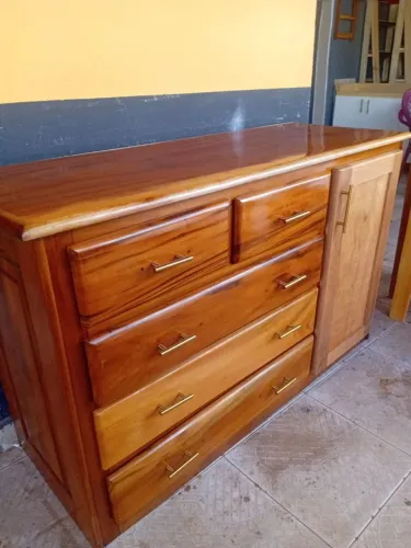 cômoda com sapateira