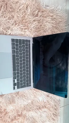 Macbook Pro A2289 2020 13inch cor prata (liga mas esta sem a imagem)