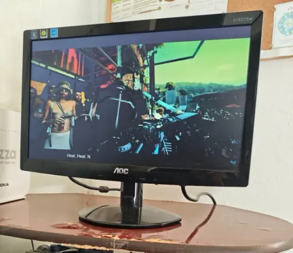 Monitor AOC