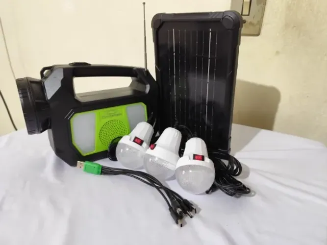 Lanterna Led Bateria Portatil Painel Solar 3 Lampadas Radio Bluetooth Camping Pesca