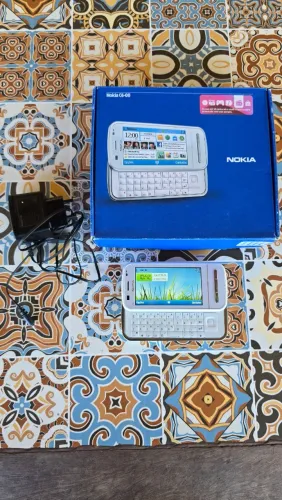Nokia C6-00 Branco em Estado de Novo Raríssimo para Colecionadores