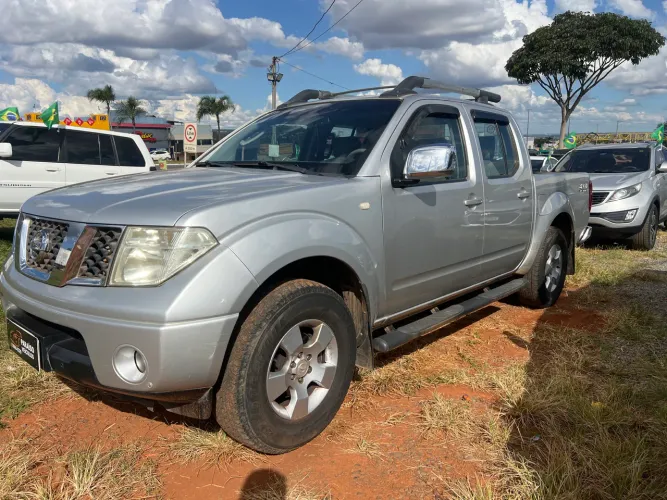 Nissan Frontier LE CD 4X4 2.5 TB Diesel Aut. 2012