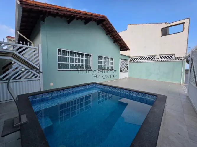 Casa com piscina na Praia Grande, bem localizada!!!