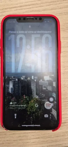 iPhone 11 tela trincada