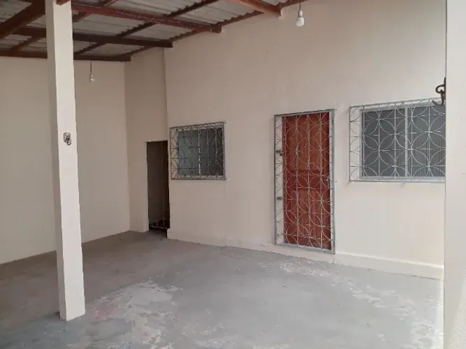 Casa de 3 quartos 2 banheiros