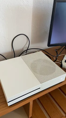 Xbox one S pra vender naquele precinho+de11 jogos